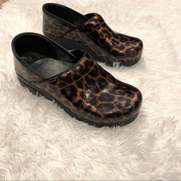 leopard print nursing shoes